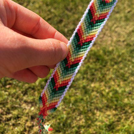 Pastel Friendship Bracelet, Sting Bracelets, Freindship Bracelets, Bestie Bracelets, Friendship Patterns, Pastel Rainbow Gradient, Vsco Bracelets, Brazilian Bracelet, Chevron Friendship Bracelets