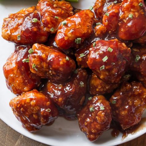 Easy, crunchy, sticky, saucy chicken poppers that are coated and baked, not fried!! Bbq Chicken Aesthetic, Homemade Chicken Bites, Chicken Tenders Corn Flakes, Chicken Bite Appetizers, Oven Baked Chicken Bites, Baked Honey Bbq Chicken, Honey Bbq Chicken Bites, Chicken Bites Oven, Chicken Bites Baked