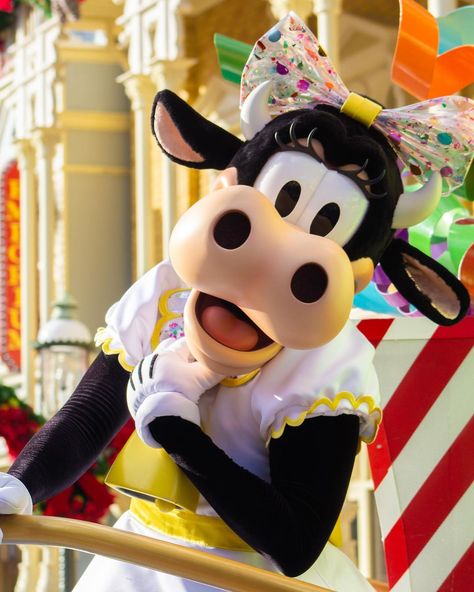 Horace Horsecollar, Mortimer Mouse, Clarabelle Cow, Disneyland Characters, Animal Mascot, Disney Things, Disney Photography, Disney Theme Parks, Christmas 2016