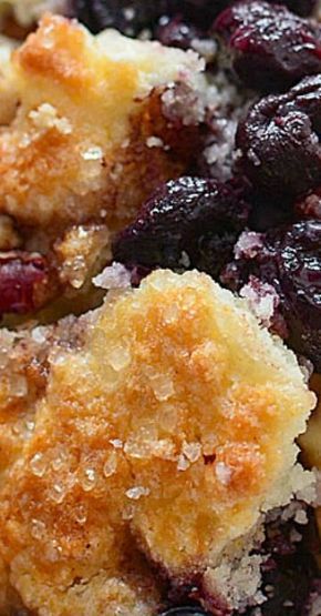 Homemade Blueberry Cobbler, Cobbler Desserts, Blueberry Ideas, Blueberry Treats, Blueberry Cobbler Recipe, Easy Blueberry Cobbler, Berry Cobbler Recipes, Blueberry Desserts Recipes, Blackberry Cobbler Recipe