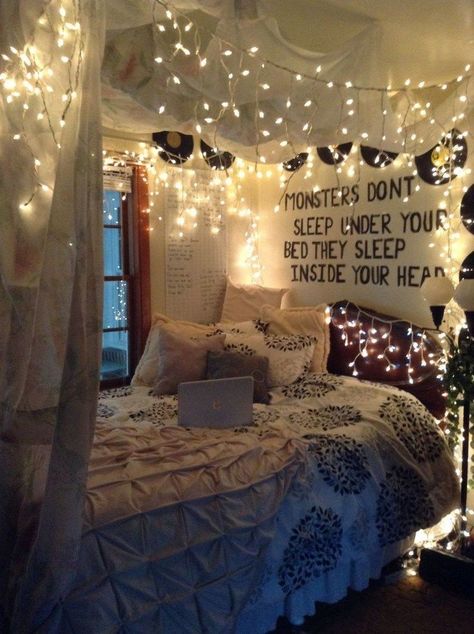 Comfortable Bedroom Decor, Hiasan Bilik Tidur, Bedroom Deco, Cute Bedroom Ideas, Teen Room Decor, Comfortable Bedroom, Teen Bedroom Decor, Canopy Bed, Small Room Bedroom