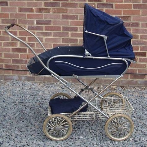 Very old Pram Mothercare Prams, Cheap Prams, Best Baby Prams, Prams Uk, Best Prams, Vintage Stroller, 1970 Style, Pineapple Whip, Vintage Pram