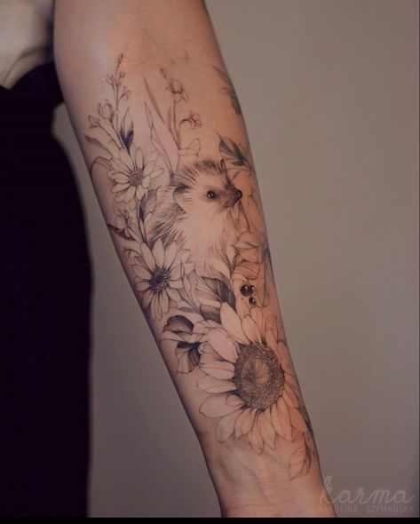 Bird And Sunflower Tattoo, Daisy Tatoos, Diana Severinenko, Hedgehog Tattoo, Sunflower Tattoo Simple, Tattoo Sunflower, Simple Sunflower, Half Sleeve Tattoos Forearm, Sunflower Tattoo Sleeve