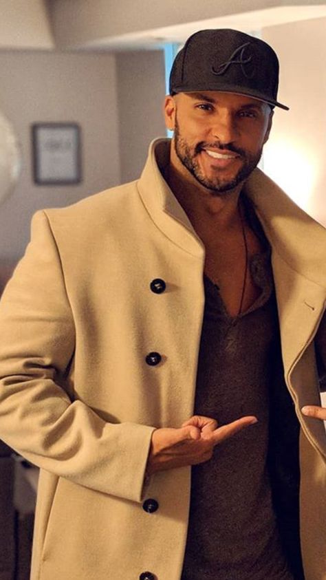 Ricky Whittle, Stylish Men Casual, Whittling, Stylish Men, Lincoln, Suit Jacket, Men Casual, Celebrities, Books