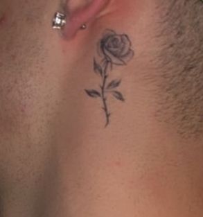 Small Rose Tattoo Behind Ear Men, Rose Behind Ear Tattoo Men, Small Behind The Ear Tattoo Ideas Men, Back Of Ear Tattoo Men, Behind Ear Tattoo Men, Bird Tattoo Neck, Collar Bone Tattoo For Men, Ariana Grande Drawings, Collar Bone Tattoo