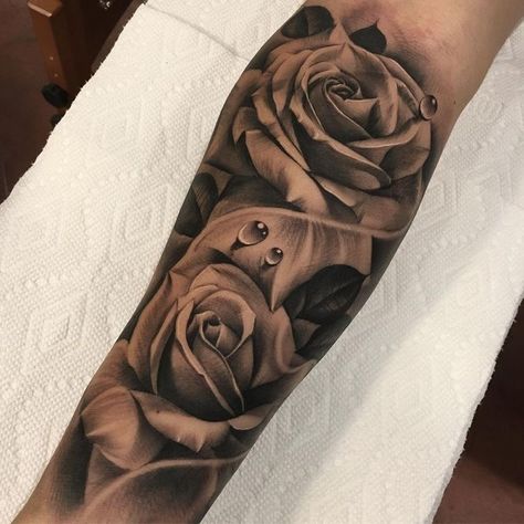 White Rose Tattoo, Tattoo Crane, Mangas Tattoo, Forearm Flower Tattoo, Rose Drawing Tattoo, Rose Tattoo Sleeve, Rose Tattoos For Men, Forearm Sleeve Tattoos, Inspiration Tattoos