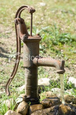 Running Cool Water Old Water Pumps, Hand Water Pump, Lawn Art, Pump It Up, Farm Scene, Well Pump, Gas Pumps, Primitive Home, Water Well