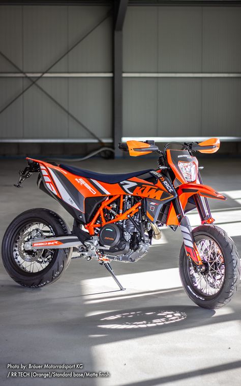 Officially licensed KTM Graphics for the ones who are "Ready to race" and not afraid to show it. Specially developed for the KTM 690 SMC-R 2019 edition in high-quality thick motocross vinyl and laminate. MotoProWorks offers graphic-kits and decals for motocross, enduro, sport, adventure and Supermoto. NOTE: Rim stripes NOT included.Pick your favorite design from hundreds of high quality kits or have us design your own! All our full graphic kits are printed on High-tac, high grade aggressive viny Moto Cross Yamaha, Suzuki Motocross, Ktm 390 Duke, Ktm 125 Duke, Ktm Rc8, Ktm Dirt Bikes, Ktm 200, Ktm Supermoto, Yamaha Motocross