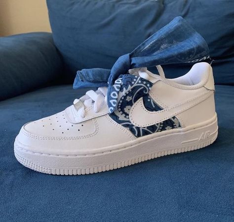 White Bandana, Af1 Shoes, Air Force Shoes, Nike Shoes Air Force, Blue Bandana, Custom Nike Shoes, Nike Air Shoes, Fresh Shoes, Hype Shoes