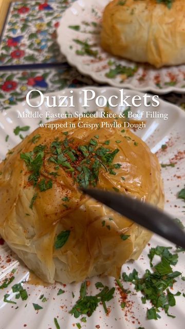 ‎Palestinian Foodie🇵🇸بنت فلسطين‎ on Instagram: "Ouzi Pockets Spiced rice and beef filling wrapped in crispy phyllo dough. This is a beautiful way to serve ouzi, and its not complicated to make! For the rice: 1.5 cups washed and soaked basmati rice 2 tbsp oil 1 or more cups frozen peas 1 medium yellow onion, minced 5 large garlic cloves, minced 1.5 tsp garlic powder 1 tsp onion powder 2 tsp 7 spice 1.5 tsp coriander powder 1 tsp aleppo pepper 1 tbsp chicken bullion powder Salt to taste 1/2 tsp Ouzi Recipe, Rice And Beef, Chicken Bullion, 7 Spice, Digital Cookbook, Aleppo Pepper, Shawarma Recipe, Spiced Rice, Middle Eastern Dishes