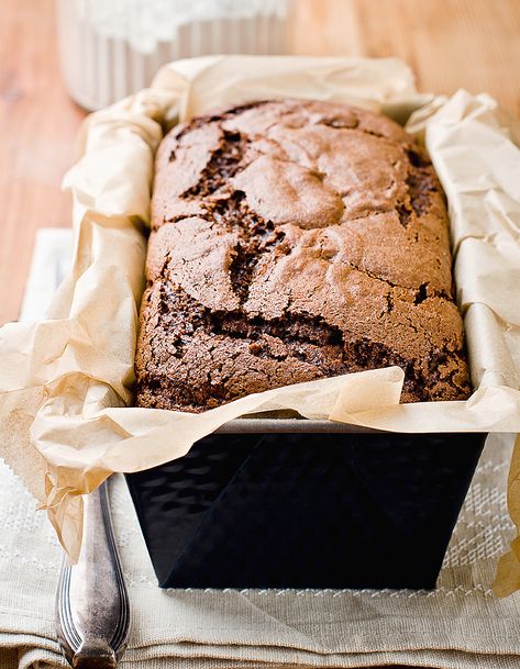 Gâteau au chocolat facile pour 8 personnes - Recettes - Elle à Table Cakes Without Butter, Cake Chocolat, Easy Chocolate Cake, Easy Chocolate, Giambattista Valli, Chocolate Recipes, Paleo Recipes, Cake Cookies, Cake Desserts