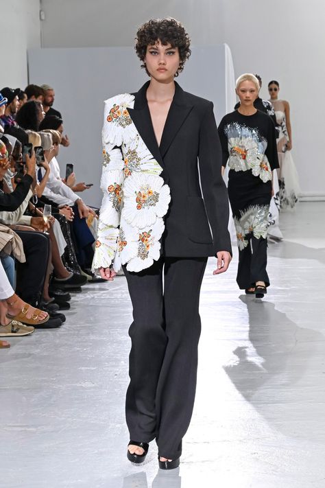 Rahul Mishra 2024, 2023 Jackets, Rahul Mishra, Fashion London, International Clothing, Mode Abaya, Couture Embroidery, Copenhagen Fashion Week, Fashionista Clothes