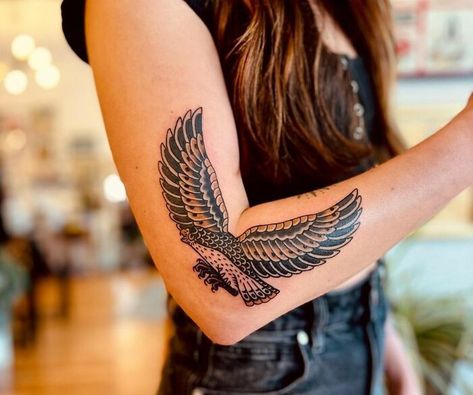 Elbow Illusion Tattoo, Bend Of Elbow Tattoo, Front Elbow Tattoo, Inside Elbow Tattoo, Inner Elbow Tattoos For Women, Elbow Tattoo Ideas, Inner Elbow Tattoos, Traditional Tattoo Drawings, Tattoos Inspo