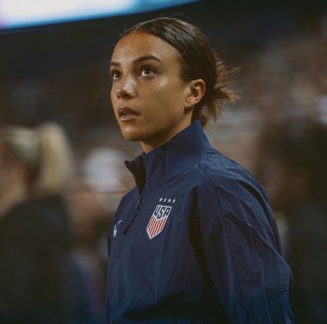 Football Women Aesthetic, Mallory Swanson, Mal Pugh, Uswnt Aesthetic, Usa Womens Soccer Team Aesthetic, Mallory Pugh, Female Footballers, Soccer Aesthetic, Us Womens Soccer