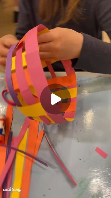 Tracy Boberg Nichols on Instagram: "Making simple paper strip baskets with my 2nd graders with little paper sculptures to go inside. Thankfully we can do all this in one class period. 👍 . .  .  . #2ndgradeart #kidsart #constructionpaper #constructionpapercrafts #kidsartclass #kidsactivityideas #kidscraftideas #artprojectsforkids #artprojects #artlessonsforkids #artlessons #homeschoolart #artteachersofinstagram #kidsartclass #artcurriculum #homeschoolart #homeschoolartclass #elementaryart #artteachersofinstagram #2ndgradeart #elementaryartteacher #primaryart #primaryartteacher #primaryartclass #artteachersofig #artteacher #artteacher #artteachers  #tracynicholsart2ndgrade" Art For 2nd Graders, Simple Art Lesson 2nd Grade, Crafts For 2nd Graders, Spring Art Grade Two, 3rd Grade Art Lessons Spring, Spring Art Second Grade, 1st Grade Weaving Art Lesson, Construction Paper Crafts, 2nd Grade Art