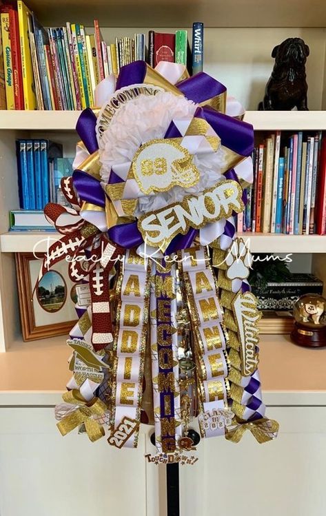 Senior Garter Homecoming Boys, Senior Garter Homecoming, Football Garter, Homecoming Mums Senior, Senior Homecoming, High School Homecoming, Homecoming Corsage, Texas Homecoming Mums, Football Mums