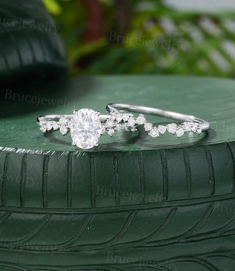 Oval Cut Moissanite Engagement Ring, Cluster Ring Set, Unique Engagement Ring Settings, Moissanite Ring Set, Marriage Ring, Moissanite Engagement Ring Set, Future Engagement Rings, Diamond Wedding Rings Sets, Lab Diamond Engagement Ring