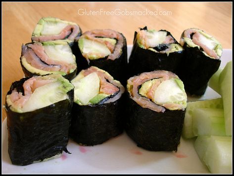 Gluten free, Super low carb "Sushi" - Nori Wraps, originally uploaded by Kate Chan. Smoked salmon (no additives), avocado, and English cucumber Nori (roasted/toasted seaweed) wraps with a few cucum... Sushi Alternative, No Rice Sushi, Seaweed Wraps, Nori Wraps, Gluten Free Sushi, Sushi Nori, Low Carb Sushi, Nori Wrap, South Beach Diet Recipes