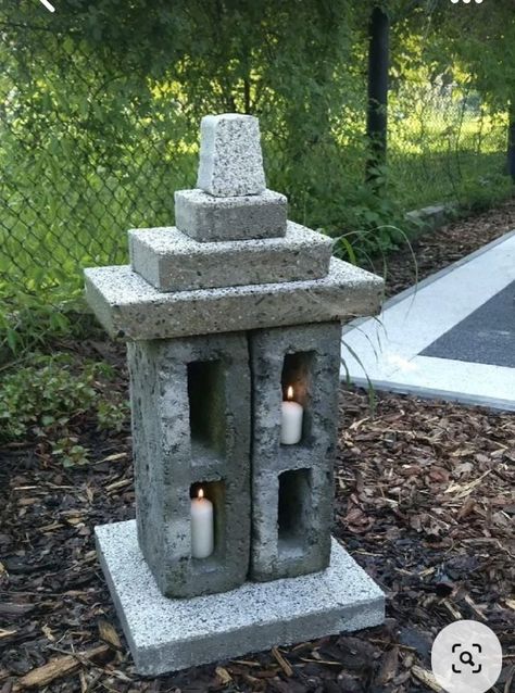 Small Corner Garden Ideas, Japanese Garden Lanterns Diy, Japanese Lamp Post, Zen Garden Design Miniature, Zen Garden Lantern, Japanese Garden Lanterns, Pagoda Garden, Cinder Block Garden, Japanese Garden Landscape