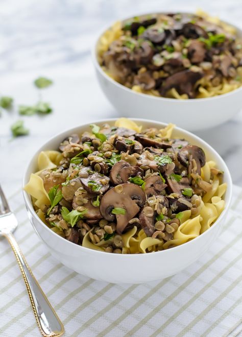 Lentil Mushroom Stroganoff. Skip the beef and make this healthy mushroom stroganoff recipe instead Vegetarian Stroganoff, Lentil Mushroom, Mushroom Stroganoff Recipe, Vegan Mushroom Stroganoff, Well Plated, Vegetarian Comfort Food, Mushroom Stroganoff, Stroganoff Recipe, Lentil Recipes