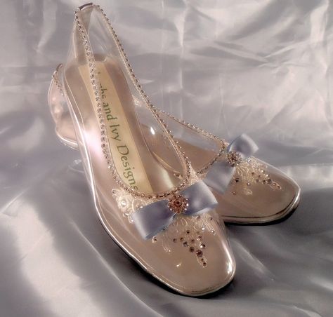 https://flic.kr/p/ySxgwp | cinerella's glass slippers Blush Wedding Shoes, Fairytale Shoes, Glitter Fashion, Cinderella Costume, Glass Shoes, Beaded Shoes, Glass Slippers, Cinderella Shoes, Crystal Shoes