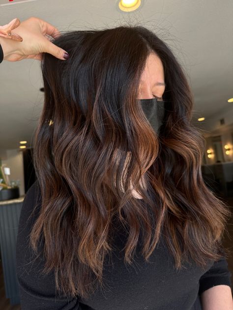 Low Matinance Hair Color Brunette, Brunette Balayage Hair Low Maintenance, Balayage Low Maintenance Brunettes, Low Maintence Brunette Balayage, Brunette Red Balayage, Low Maintenance Balayage Brunettes, Low Maintenance Light Brown Balayage, Sun Kissed Brunette, Brunette Red