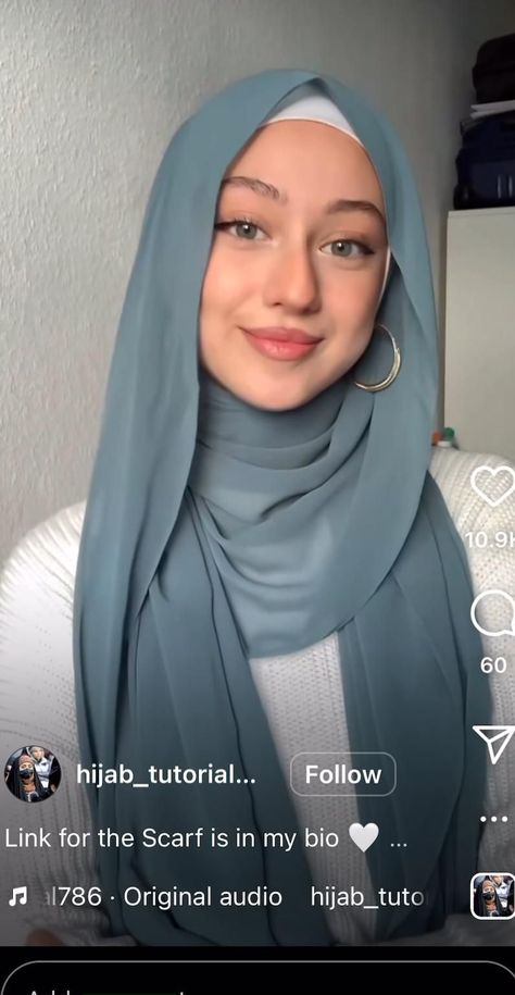 hijab tut with earrings modest Hijab Style To Show Earrings, Hijab Styles For Earrings, Hijab Style To Show Earings, Hijab Scarf Styles With Earings, Big Hijab Style, Hijab Styles Earrings, Hijab Styles That Show Earrings, Scarf Hairstyles Hijab, Earrings With Hijab Tutorial