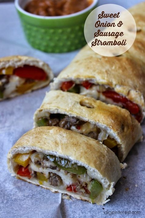 Sweet Onion & Sausage Stromboli: A Simple Meal Solution Meatball Stromboli, Sausage Stromboli Recipe, Sausage Stromboli, Stromboli Recipes, Calzone Recipes, Pizza Stromboli, Garbage Bread, Stromboli Recipe Easy, Homemade Stromboli