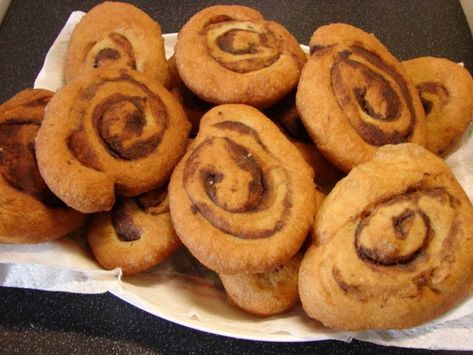 Chinese: 鹹煎餅 (Hum Jin Bien) This Cantonese fried bread is one of my favourite chinese bread. This doughnut is a pinwheel bread spread wit... Chinese Bread, Bread Spread, Chinese Five Spice, Fried Bread, Five Spice, Chinese Dessert, Dough Ingredients, Fry Bread, Swiss Roll