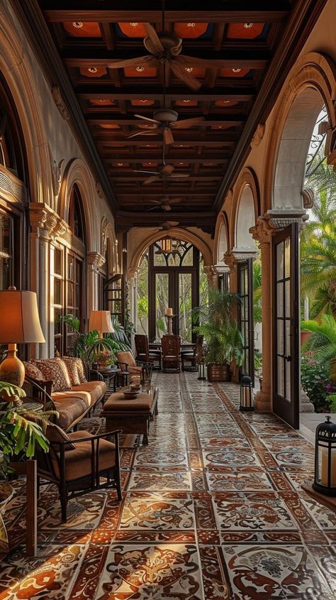 Hacienda Colonial: Tesoro Cultural en México" French Colonial Interior, Hacienda Style Homes Mexican, Homes In Mexico, Colonial Interior Design, Spanish Home Decor, Hacienda Style Homes, House Interior Design Styles, Spanish Style Home, Casas Coloniales