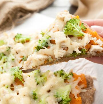 Easy Sour Cream Pound Cake - Brownie Bites Blog Sweet Potato Sauce, Broccoli Pizza, Pumpkin Banana, Cauliflower Pizza, Cauliflower Crust Pizza, Cooked Carrots, Brownie Bites, Dog Diet, Cheesy Recipes