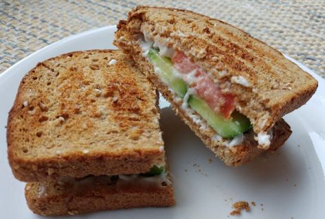 Cucumber and Tomato Sandwiches - Find Your Zen Spot Watermelon Cucumber Salad, Cucumber Sandwiches Recipes, Tomato Sandwiches, Cucumber Sandwich, Cucumber And Tomato, Sandwiches Recipes, Sandwhich Recipes, English Afternoon Tea, Snack Smoothie