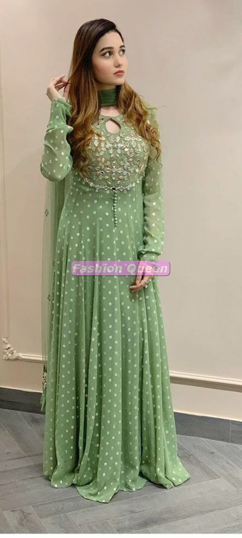 https://youtu.be/qe7PvkKRbAA Long Gown Design, Anarkali Dress Pattern, Pakistani Dresses Casual, Long Dress Design, Beautiful Pakistani Dresses, Salwar Kamiz, Kurti Designs Party Wear, Sleeves Designs For Dresses, Simple Pakistani Dresses