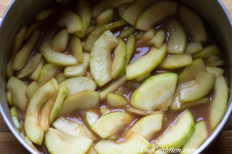 Zucchini Preserving, Mock Apple Pie With Zucchini, Zucchini Apple Pie Filling, Low Carb Apple Pie, Zucchini Apples, Mock Apple Pie, Green Apple Pie, Canning Zucchini, Zucchini Pie Recipes