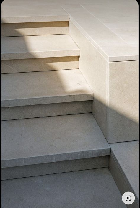 Travertine Stairs, Small House Design Kerala, Travertine Patio, Garden Slabs, Tiled Staircase, Outside Stairs, Front Porch Steps, Front Door Steps, Landscape Stairs