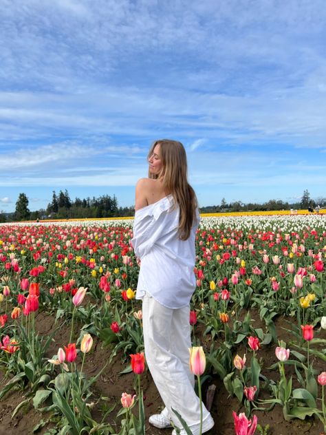 Caption For Tulip Pictures, Tulip Picking Outfit, Tulip Festival Outfit, Tulip Field Photoshoot, Tulip Picking, Texas Tulips, May Aesthetic, Field Pics, Aesthetic May