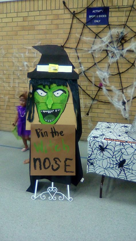 Pin the witch nose. DIY. Pin The Nose On The Witch, Pin The Hat On The Witch, Witch Nose Diy, Witch Nose, Boo Bash, Fall Games, Halloween Tutorial, Carnival Games, Trunk Or Treat