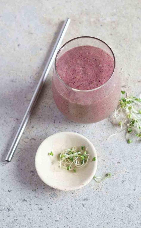 Broccoli Sprout Smoothie - Healing Family Eats Broccoli Sprouts Recipes, How To Make Broccoli, Aip Desserts, Inflammatory Recipes, Broccoli Sprouts, Gaps Diet, Aip Paleo, Sprout Recipes, Family Eating