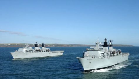 ‘No plans’ to decommission HMS Albion and HMS Bulwark early British Commandos, Military Relationships, Royal Navy Ships, Military News, Us Navy Ships, Defence Force, Royal Marines, Flight Deck, Navy Ships