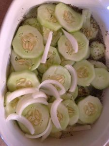 Sweet and Tangy Cucumber Salad Cheap Vegan Meals, Salad Summer, Cook Out, Food Wishes, Summer Meals, Cucumber Recipes, Healthy Summer Recipes, Summer Eating, Celery Seed