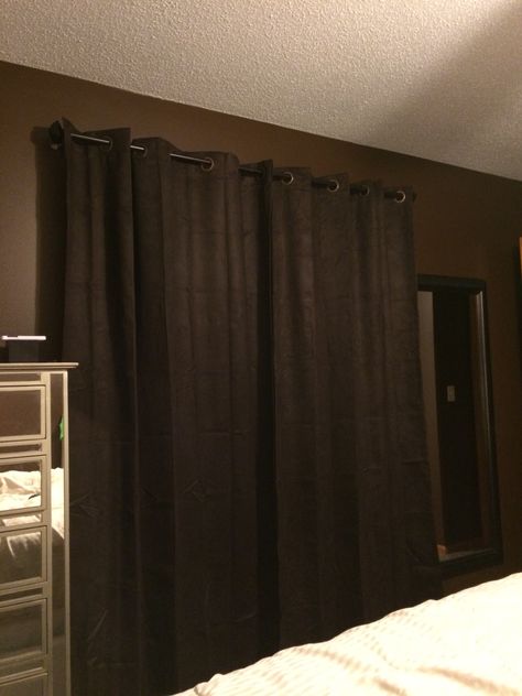 Brown curtians Dark Brown Curtains Bedroom, Brown Curtains Bedroom, Dark Grey Curtains, Dark Brown Bedrooms, Chocolate Walls, Brown Curtains, Brown Rooms, Dark Curtains, Ceiling Curtains