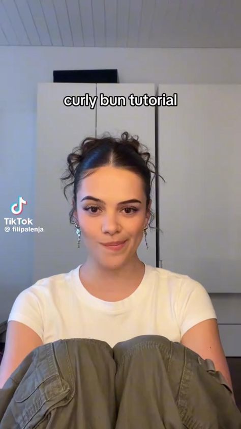 Slick Curly Bun, Slick Back Bun Tutorial, Aesthetic Hair Styles, Slick Back Bun, Gorgeous Hair Styles, Medium Curly Hair, Wavy Hair Care, Basketball Hairstyles