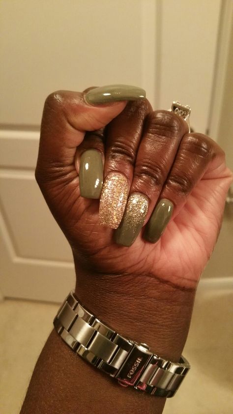 Camouflage Nail Designs, Olive Green Brown Nails, Army Fatigue Nails, Army Green And Pink Nails, Black And Olive Green Nails, Army Green And Gold Nails, Olive Green Dip Nails, Olive And Gold Nails, Army Green Nails Acrylic