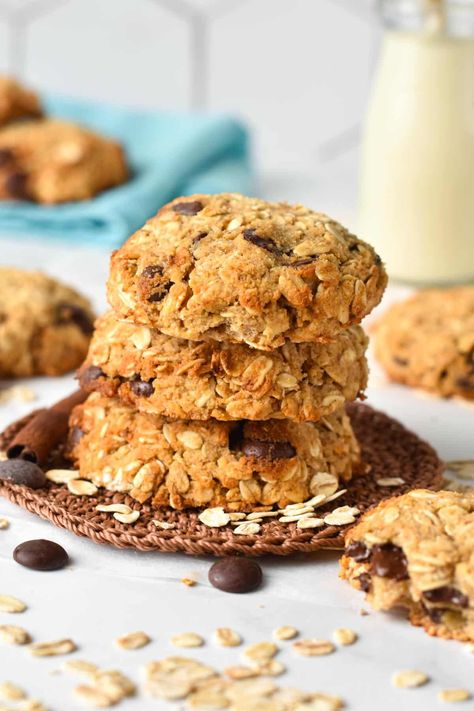 These Coconut Flour Oatmeal Cookies are easy healthy gluten-free oatmeal cookies made from coconut flour and oats. They are packed with fiber, nutrients, and a delicious healthy breakfast cookie recipe. Coconut Flour Oatmeal, Glutenfree Cookies, Cookies With Coconut, Gluten Free Oatmeal Cookies, Coconut Flour Cookies, Delicious Healthy Breakfast, Breakfast Cookie, Breakfast Cookie Recipe, Healthy Oatmeal Cookies