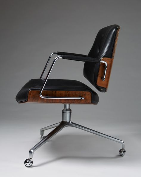 Leather Office Chairs, Home Music Rooms, Vintage Office Chair, Boss Chair, Studio Chairs, Miniature Chair, Office Chair Design, Comfortable Office, Modern Office Chair