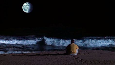 The Truman Show / 1998 / Peter Weir The Truman Show Cinematography, Truman Burbank, Cinema Stills, Peter Weir, The Truman Show, Savage Beauty, Cinematic Photography, Human Art, Laptop Wallpaper