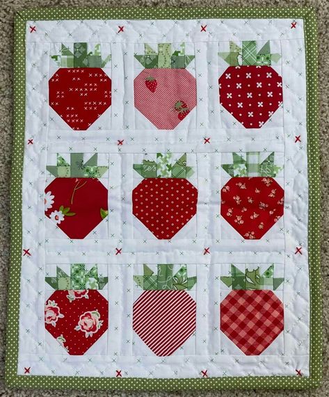 Strawberry Quilt Block Free Pattern, Strawberry Quilts, Strawberry Quilt Block, Strawberry Sewing, Homespun Quilts, Food Quilt, Strawberry Quilt, Farm Quilt, Quilted Wall Hanging