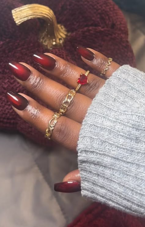 Birthday Nails Red And Gold, 90s Nails Black Women, Nails Fancy Classy, Wine Red Nails Designs Short, Gold And Burgundy Nail Designs, Nail Ideas Red Design, Black And Burgundy Nail Designs, Black Cherry Chrome Nails, Chrome Red Nails Christmas