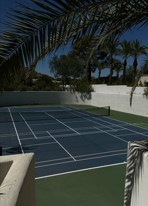 Home Tennis Court Aesthetic, House Tennis Court, Tennis Court Aesthetic, San Myshuno, Tennis Aesthetic, Tennis Life, Dream Life House, Luxury Lifestyle Dreams, Future Lifestyle