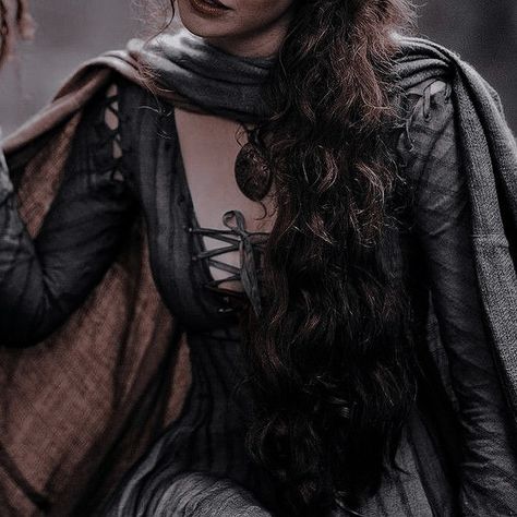 Girl Faceless, Ivar Vikings, Era Victoria, العصور الوسطى, Medieval Aesthetic, Mode Costume, Queen Aesthetic, Royalty Aesthetic, Royal Aesthetic